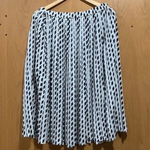 Banana Republic pleated skirt M